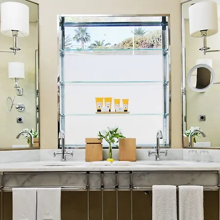 מלון Bahia Del Duque 5*